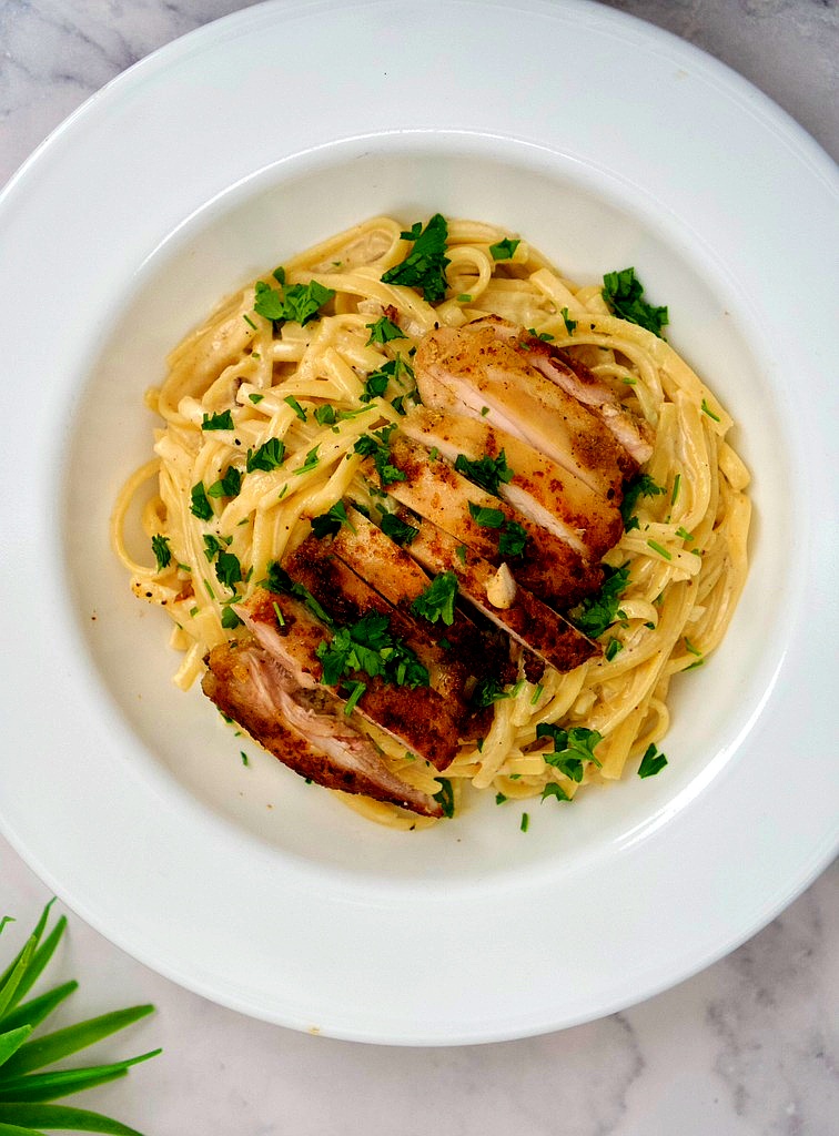 Creamy Chicken Alfredo Pasta